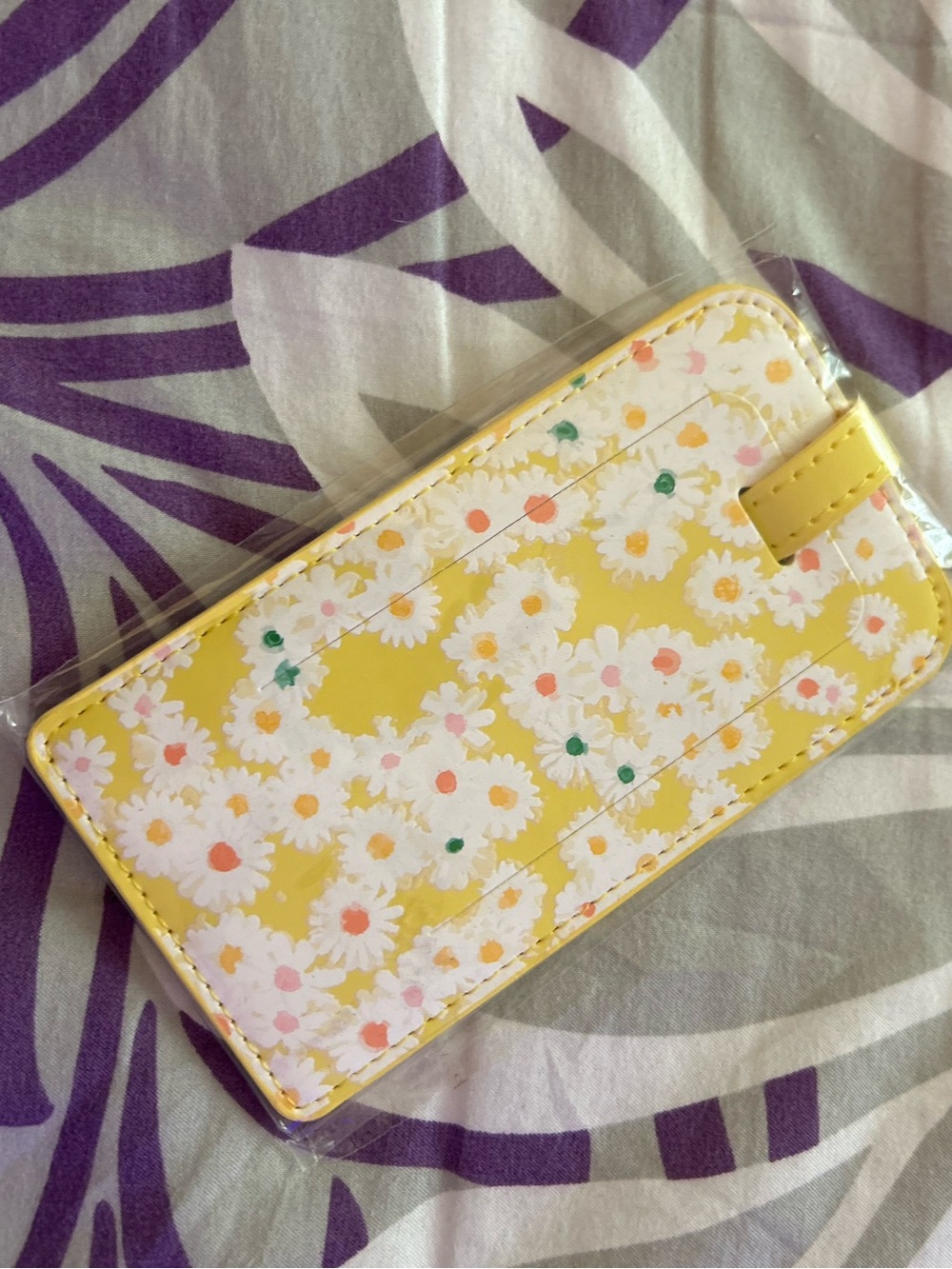 NWT Marc Jacobs Daisy Yellow Luggage Tag